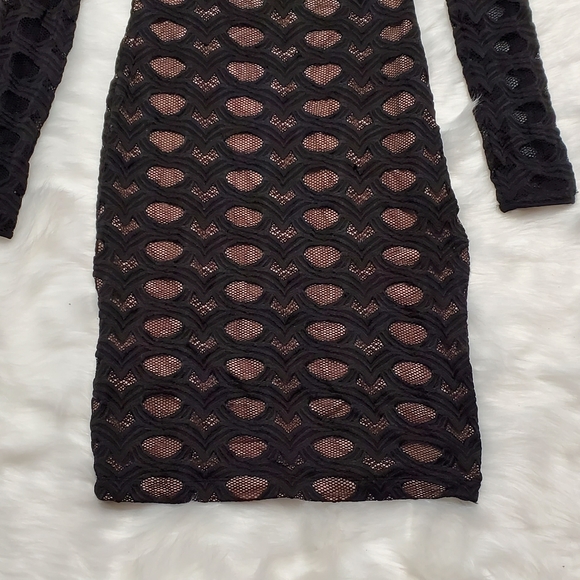 Bcbgmaxazria Dress Sz M. Worn once and in Good condition - Picture 3 of 6